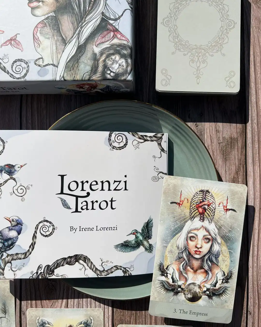 5. Lorenzi Tarot Booklet – edited by U.S Games Systems Inc